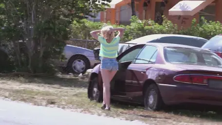 Blonde's Juicy Booty Bounces