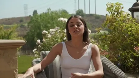 Kylie Quinn BTS