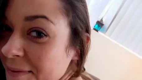 Kacy Lane séduite par la fantasie d’Scarlett Sawyer.
