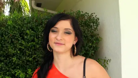 Mandy Sky è davvero una ragazza di colore con un bel sedere.