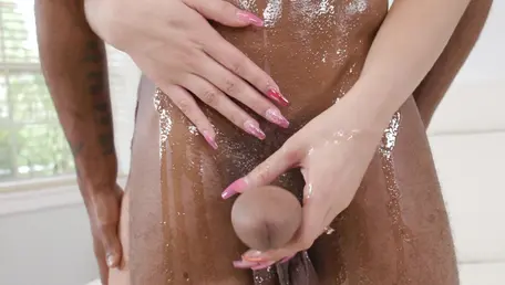 Chica joven natalie porkman montando bbc en la ducha