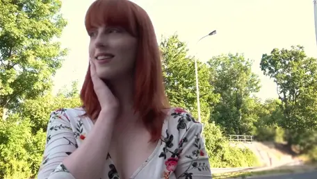 PublicAgent.com : A europeia Alex Harper é realmente uma ruiva tatuada.