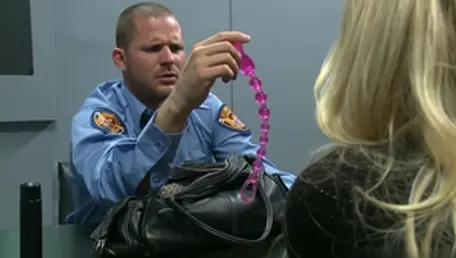 Brazzers: Big Ass Smuggler Stopped and Fucked