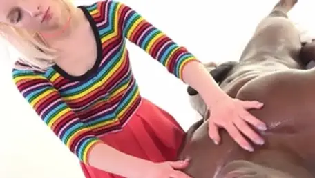 Fucking la chatte d’Alice Pink