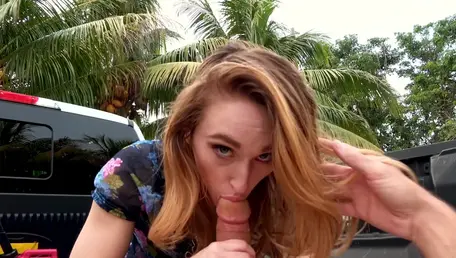 Blondes Babe Victoria Gracens Cumshot