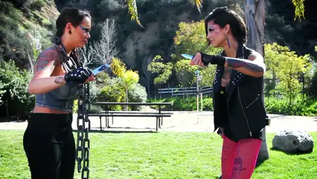 Ashton Pierce tatouée baise hardcore dans un film pornographique